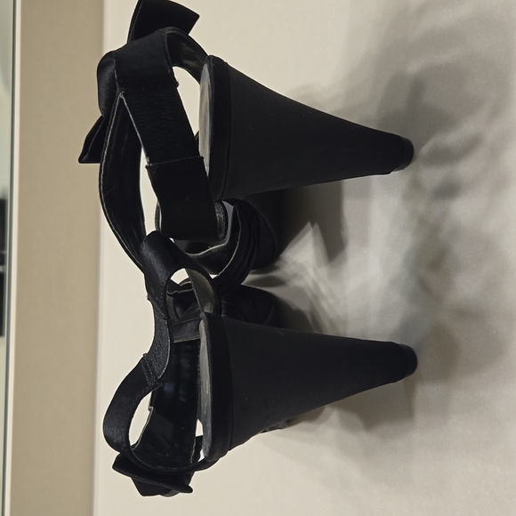 American Eagle sz 9 black satin heels - Picture 3 of 7